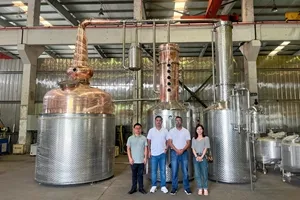 ضيف أجنبي يزور منشأة بوبين وجولة في مصنع التثبيت المحلي